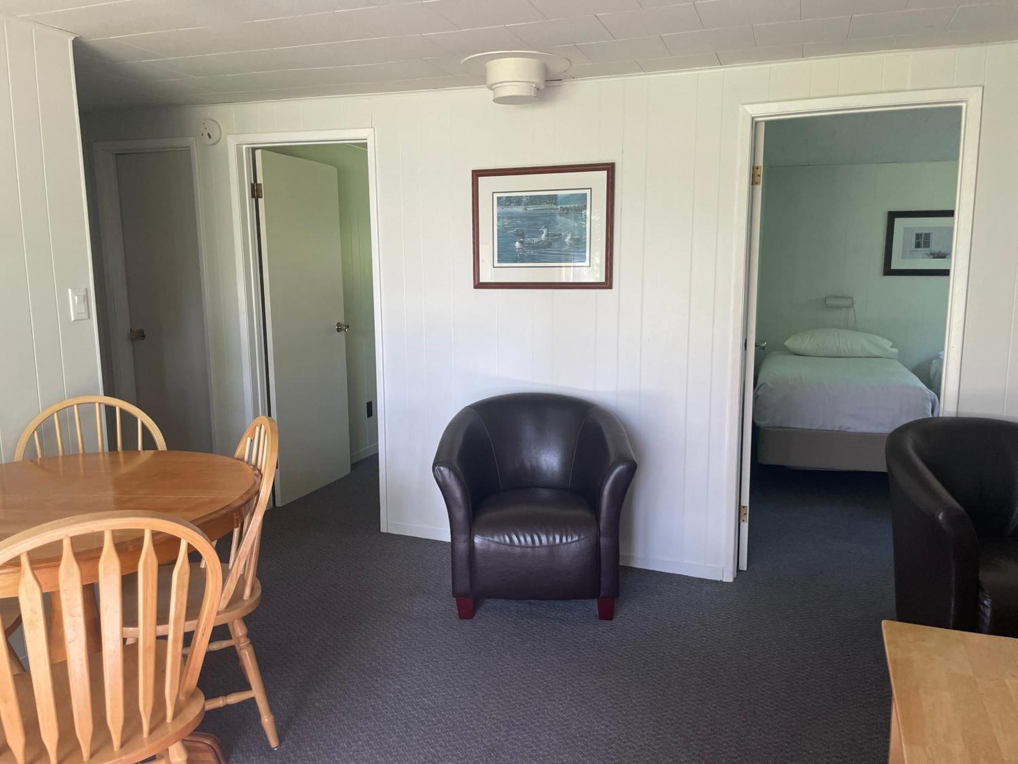 Colonial Bay Motel And Cottages Huntsville Exterior foto