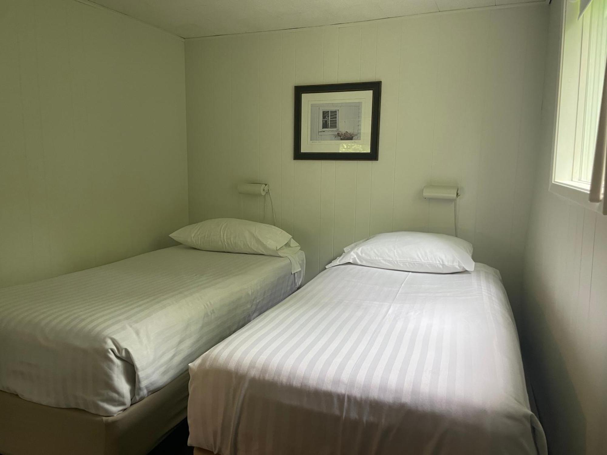 Colonial Bay Motel And Cottages Huntsville Exterior foto